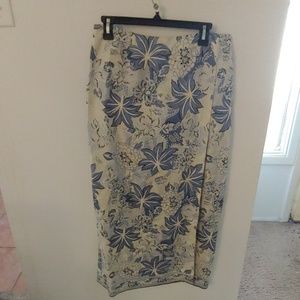 Button wrap skirt